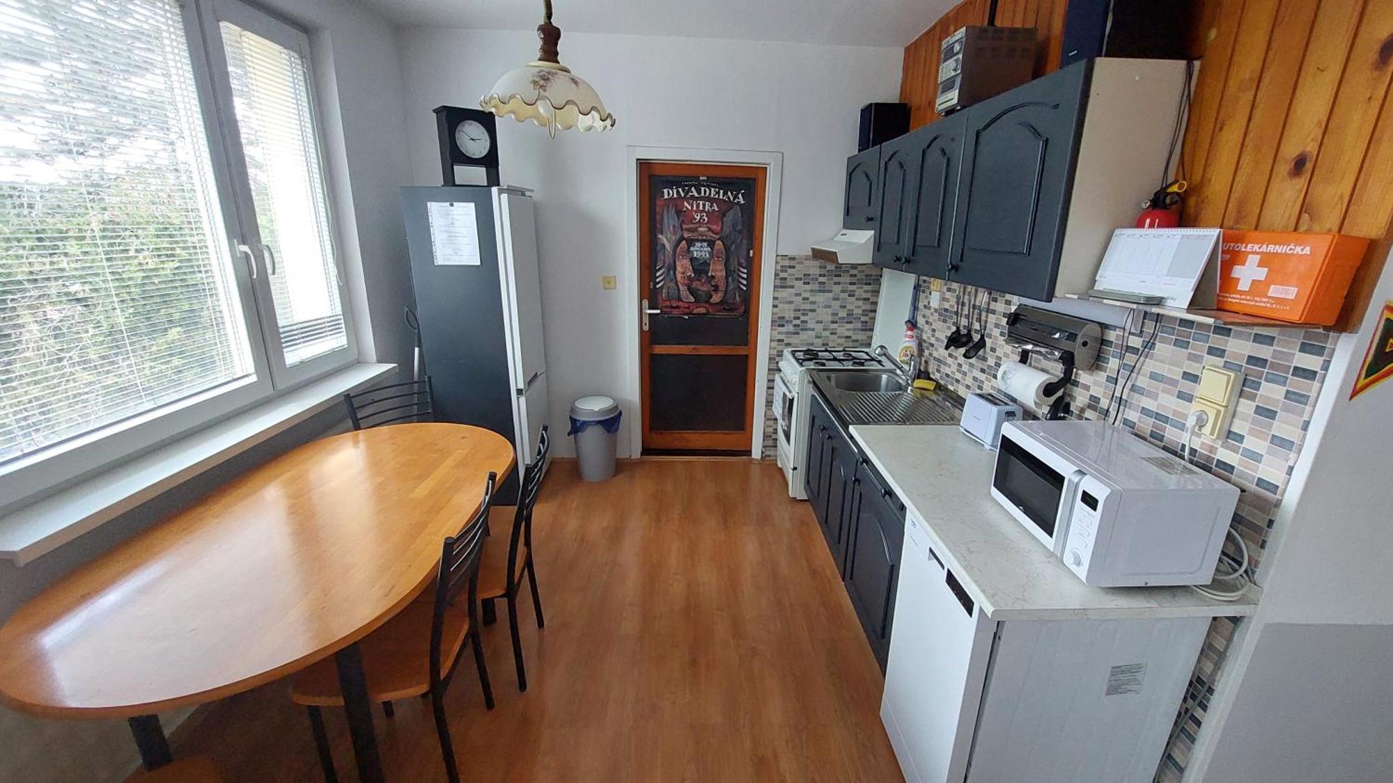 Apartman Surany Екстер'єр фото